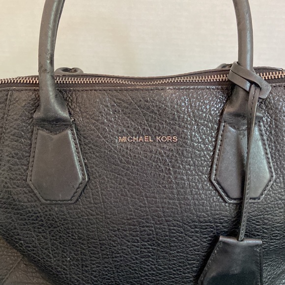 MICHAEL KORS BLACK PURSE - Picture 2 of 4